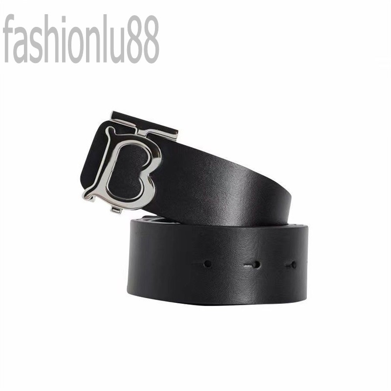 Smooth buckle belt womens designer belts with metal letter double sides reversible cinturon outdoor holiday travel portable fashion wear mens belts YD011 B23, Box
Smooth buckle belt womens designer belts with metal letter double sides reversible cinturon outdoor holiday travel portable fashion wear mens belts YD011 B23, Box