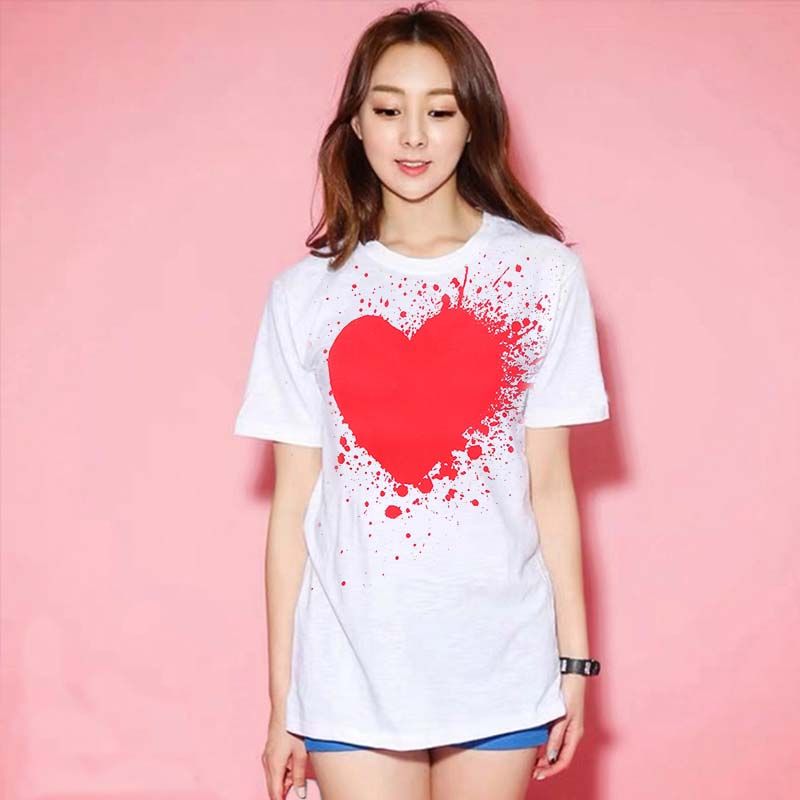 2023 Fashion Mens T Shirt Designer Speckle ink Big red Heart Shirt Casual Women Shirts High Quanlity TShirts Cotton Embroidery Short Sleeve Summer Tee
2023 Fashion Mens T Shirt Designer Speckle ink Big red Heart Shirt Casual Women Shirts High Quanlity TShirts Cotton Embroidery Short Sleeve Summer Tee