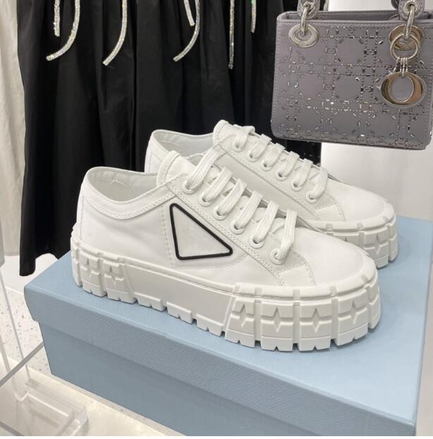 Designer Nylon Casual Shoes Brand Wheel Trainers Luxury Canvas Sneaker Fashion Platform Solid Heighten Shoe
Designer Nylon Casual Shoes Brand Wheel Trainers Luxury Canvas Sneaker Fashion Platform Solid Heighten Shoe