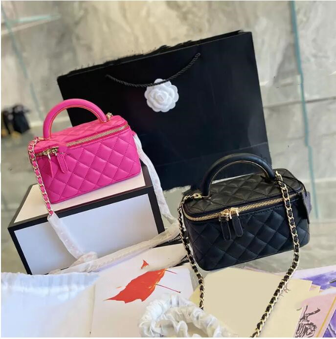 France Womens Classic Quilted Vanity Bag With Mirror Top Co Handle Totes Gold Metal Hardware Matelasse Chain Crossbody Shoulder Cosmetic Case Designer Handbag 19CM, Customize
France Womens Classic Quilted Vanity Bag With Mirror Top Co Handle Totes Gold Metal Hardware Matelasse Chain Crossbody Shoulder Cosmetic Case Designer Handbag 19CM, Customize