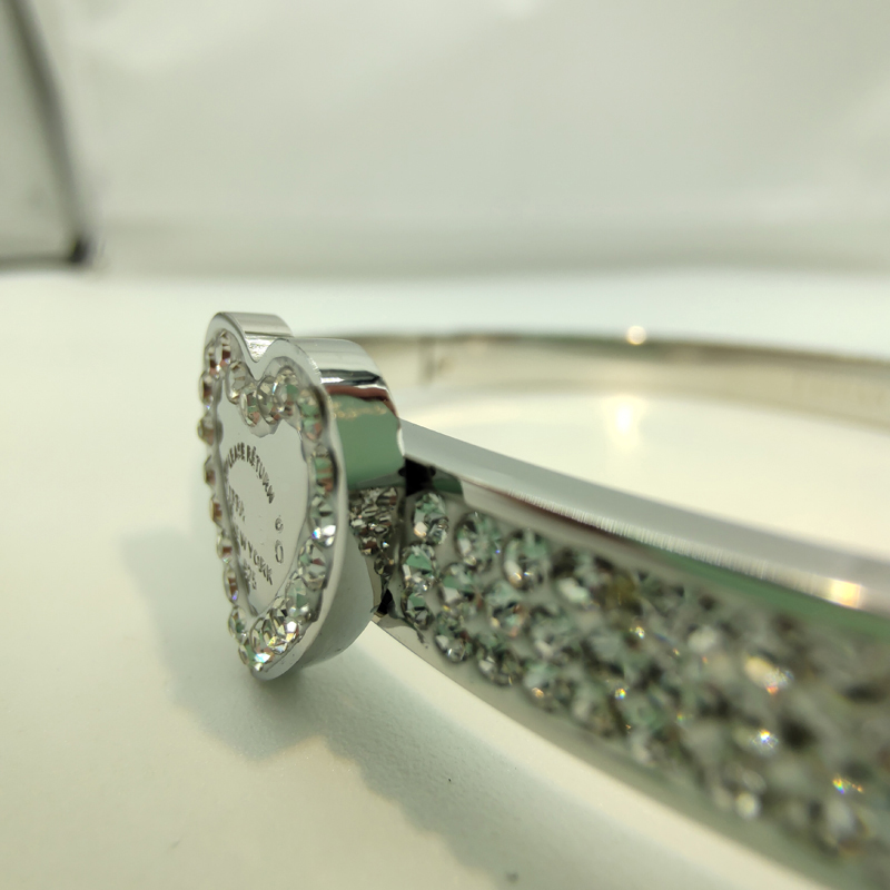 Classic Bangle Bracelet Women Luxury Designer Letter Bracelet Crystal 18K Gold Plated 925 Silver Plated Stainless steel Wedding Lovers Gift
Classic Bangle Bracelet Women Luxury Designer Letter Bracelet Crystal 18K Gold Plated 925 Silver Plated Stainless steel Wedding Lovers Gift