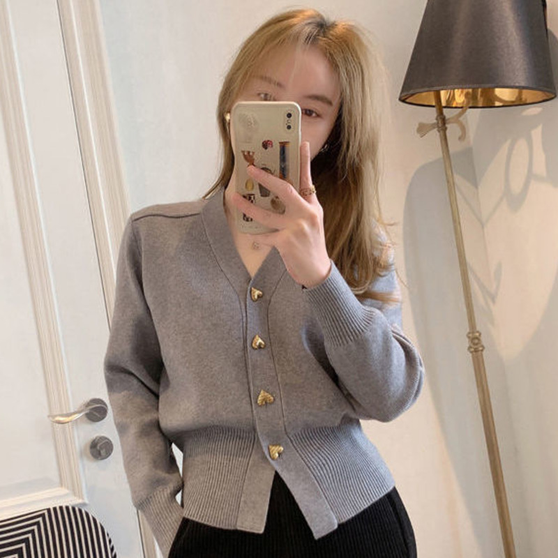 Women's Knits Tees Women Sweaters Knitted Cardigan Korean Fashion Cute Heart Buttons Chic Elegant Casual Slim Long Sleeve Sweater Tops 230302