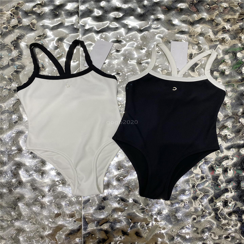 23ss Sexy Women Bikini Bathing Suits Designer Swim Swimsuit Beach Wear Swimming Set With Letter Crystal Button Milan Runway Slim Crop Tops One Piece Designer Bikini, White
23ss Sexy Women Bikini Bathing Suits Designer Swim Swimsuit Beach Wear Swimming Set With Letter Crystal Button Milan Runway Slim Crop Tops One Piece Designer Bikini, White