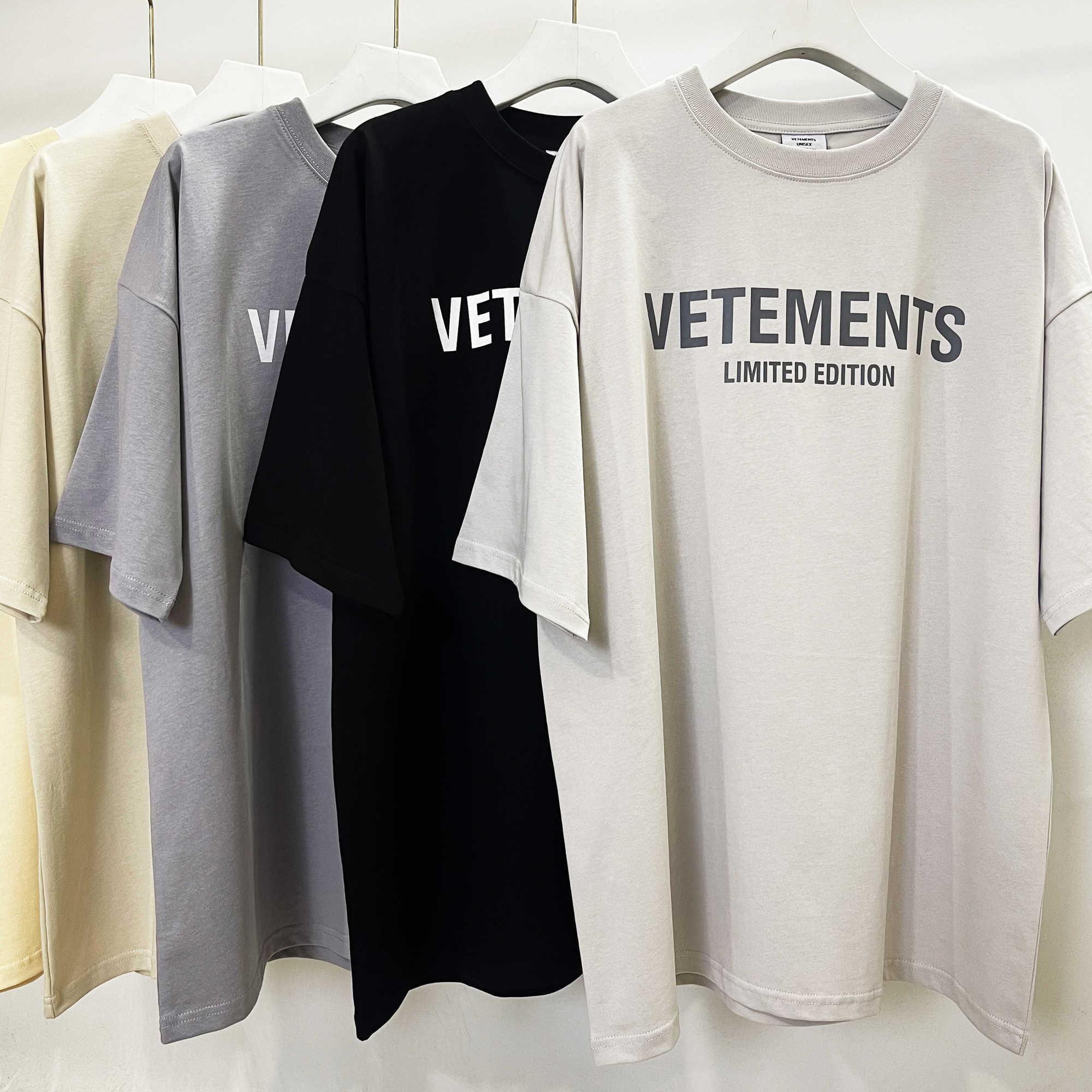 Men's T shirts Good Quality 2023ss Vetements Limited Edition Fashion T shirt Men 1 Embroidery Letter Tee Vtm Women Short Sleeve G230301, 27
Men's T shirts Good Quality 2023ss Vetements Limited Edition Fashion T shirt Men 1 Embroidery Letter Tee Vtm Women Short Sleeve G230301, 27