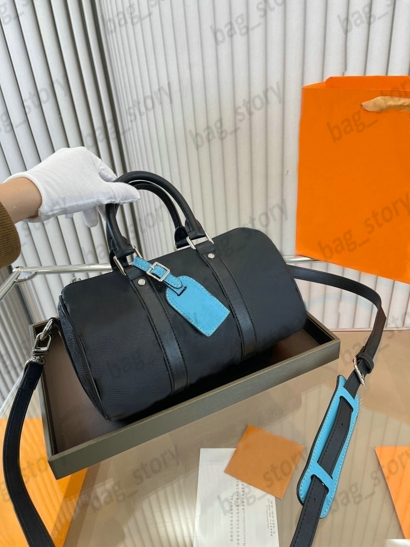 KEEPALL 25 Doodle Graffiti Mini Travel Bag Soft Leather Handbags Pillow Crossbody Bag Designer Crossbody For Unisex
KEEPALL 25 Doodle Graffiti Mini Travel Bag Soft Leather Handbags Pillow Crossbody Bag Designer Crossbody For Unisex