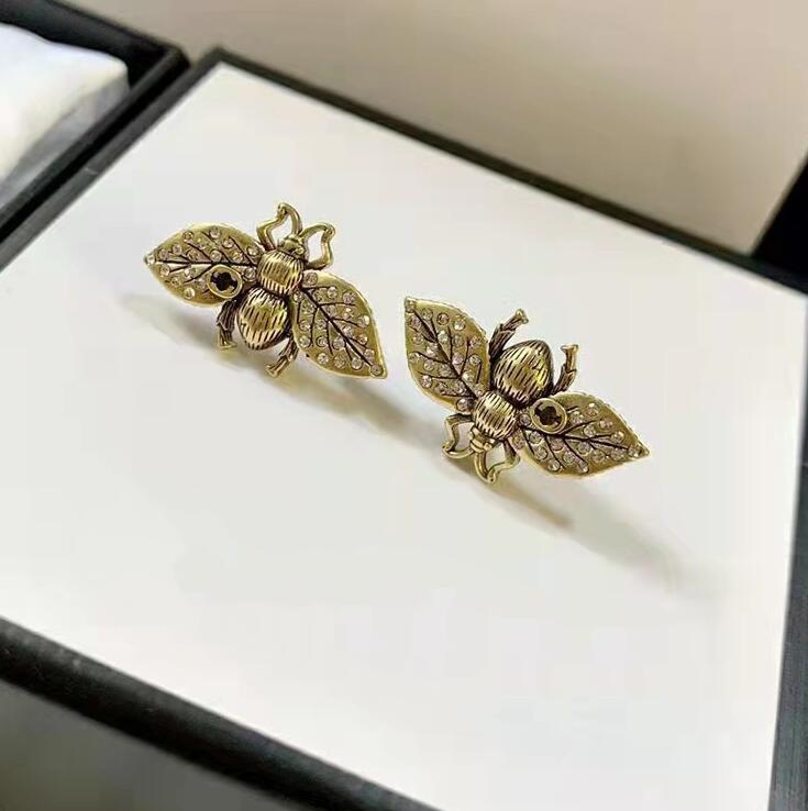 Designer S925 G Small Bee Stud Earrings Classic Diamond Ltters Ear Jewelry Accrssory Gift For Lady
Designer S925 G Small Bee Stud Earrings Classic Diamond Ltters Ear Jewelry Accrssory Gift For Lady