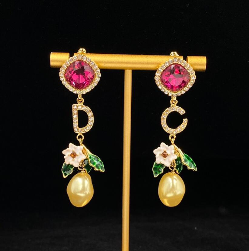 Fashion Classic Big Diamond Stud Earrings Women Flower Pearl Dangle Earrings Jewelry aretes orecchini for Friends Day Engagement Party Lovers Jewelry
Fashion Classic Big Diamond Stud Earrings Women Flower Pearl Dangle Earrings Jewelry aretes orecchini for Friends Day Engagement Party Lovers Jewelry