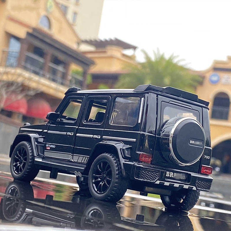 Diecast Model Cars 1/32 G700 G65 SUV Alloy Car Model Diecast Simulation Metal Toy Off-road Vehicles Car Model Sound Light Collection Childrens GiftJ23