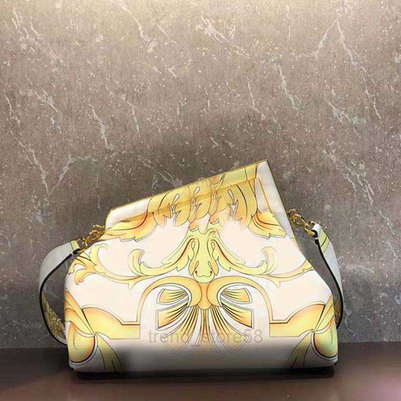 Messenger Bags Hobos Shoulder Bags Designer Qualiy Graphy Tote Bags Luxury Women Fashion Half Moon Shoulder Crobody Black White Underarm Armpit Evening Bag, 27
Messenger Bags Hobos Shoulder Bags Designer Qualiy Graphy Tote Bags Luxury Women Fashion Half Moon Shoulder Crobody Black White Underarm Armpit Evening Bag, 27