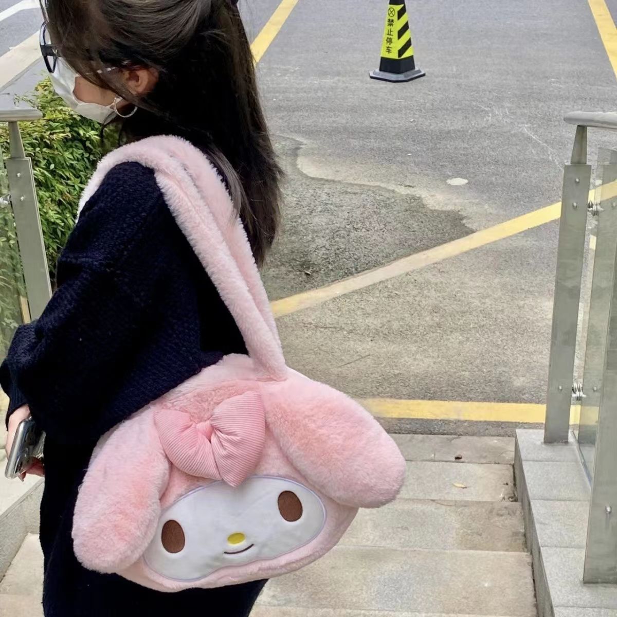 Ins Big Girls Fuzzy Handbag Black Kuromi Plush Soft Bag Princess Accessories shoulder Bags big Capacity Festival Gift, White
Ins Big Girls Fuzzy Handbag Black Kuromi Plush Soft Bag Princess Accessories shoulder Bags big Capacity Festival Gift, White