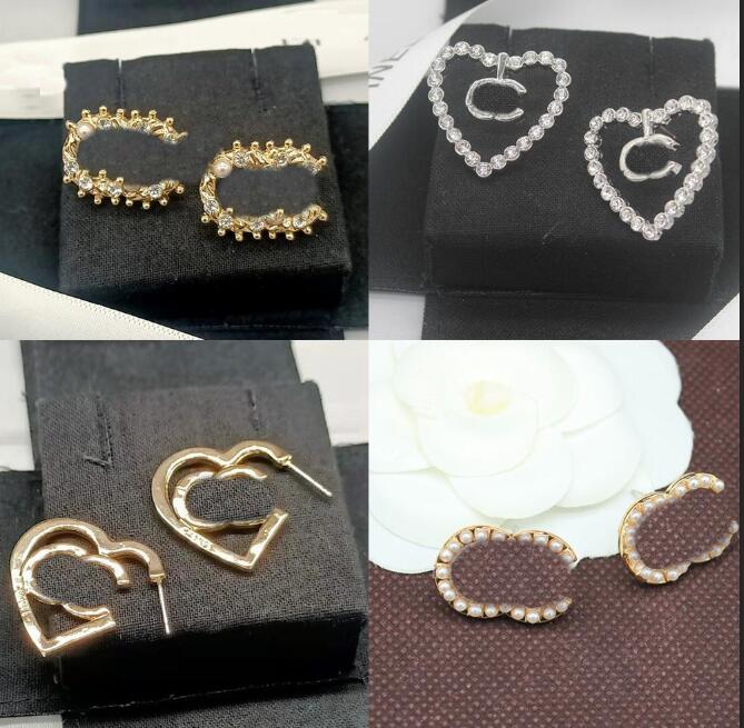 20style 18K Gold Plated Brand Designer Letters Stud Metal Classic Retro Heart Women Crystal Pearl Wedding Party Earrings Gifts Jewelry Accessories
20style 18K Gold Plated Brand Designer Letters Stud Metal Classic Retro Heart Women Crystal Pearl Wedding Party Earrings Gifts Jewelry Accessories