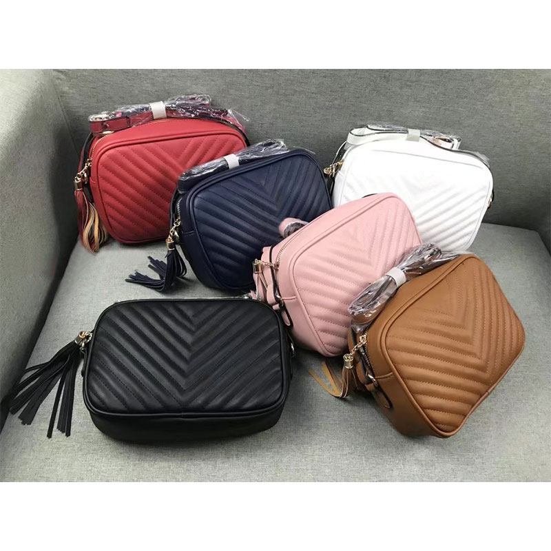 High Quality womens bags Designer women leather handbags zipper shoulder bag female stripe ladies brand imitation handbag wallets Luxury letter logo package 20191, Red
High Quality womens bags Designer women leather handbags zipper shoulder bag female stripe ladies brand imitation handbag wallets Luxury letter logo package 20191, Red
