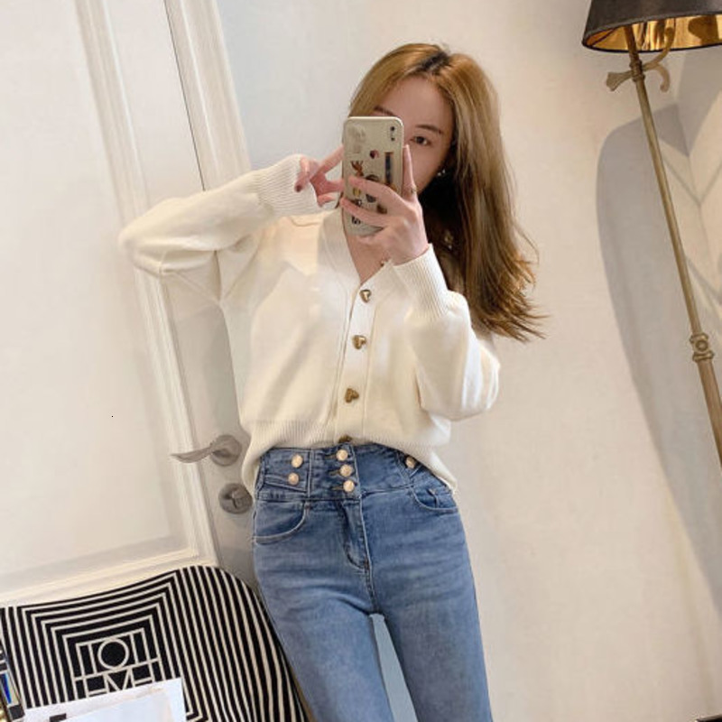 Women's Knits Tees Women Sweaters Knitted Cardigan Korean Fashion Cute Heart Buttons Chic Elegant Casual Slim Long Sleeve Sweater Tops 230302