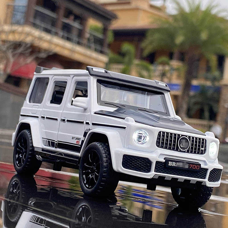 Diecast Model Cars 1/32 G700 G65 SUV Alloy Car Model Diecast Simulation Metal Toy Off-road Vehicles Car Model Sound Light Collection Childrens GiftJ23