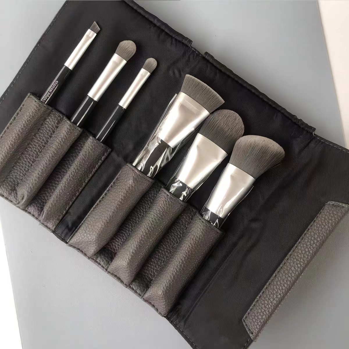 Deluxe Charcoal Antibacterial Makeup Brushes Set - 6-Pcs Antibacterial Synthetic Hair Cosmetics Brush kit Beauty Blending Tools