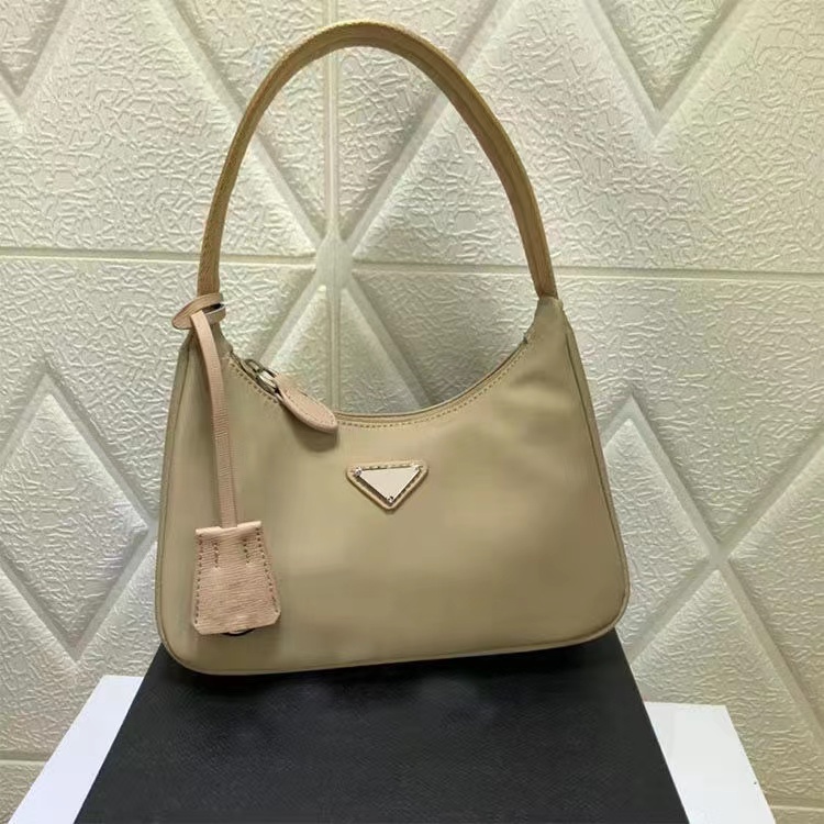 5AA Designer Handbag Women's Tote Bag Fashion Nylon underarm Cross-body Single shoulder bag Luxury design Half moon large capacity Messenger bags, Outer packing box
5AA Designer Handbag Women's Tote Bag Fashion Nylon underarm Cross-body Single shoulder bag Luxury design Half moon large capacity Messenger bags, Outer packing box