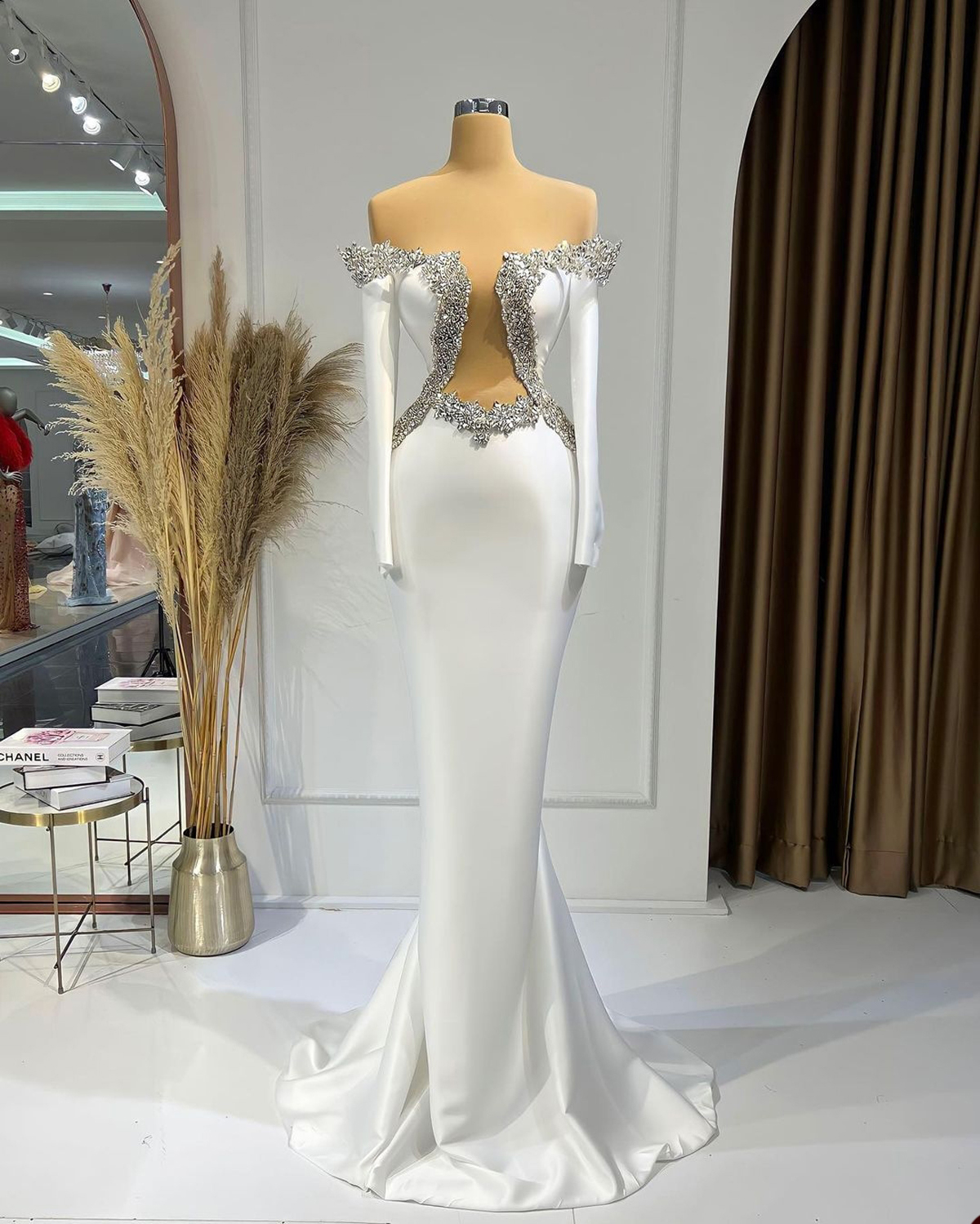 Arabic Satin Mermaid Wedding Dresses Crystal Diamonds Beads Long Sleeve Tailored Bridal Gowns Vestidos De Novia