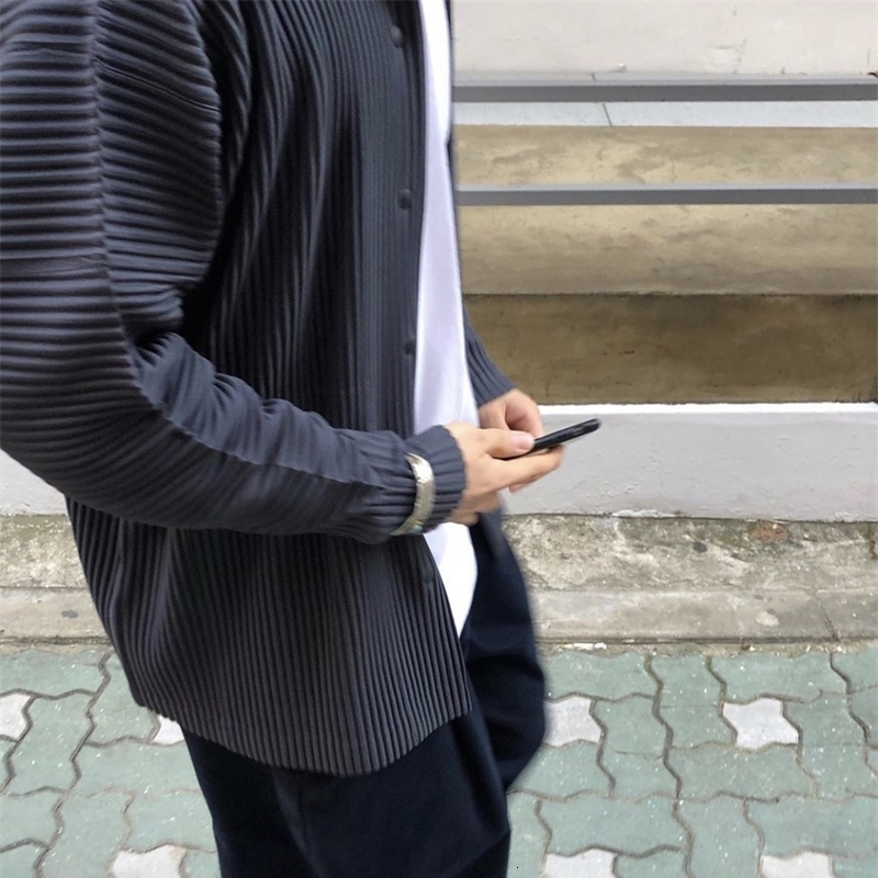 Men's Jackets Homme Plisse Pleated Fabric Top Spring And Autumn High Street Loose Single Breasting Casual Coat Shirt 230301