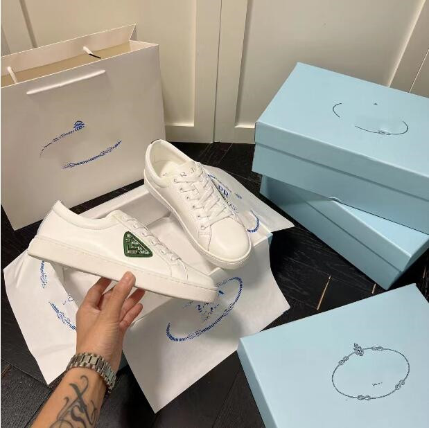Designer Sneaker Casual Shoes Calfskin Leather White Green Red Blue Letter Overlays Platform Low Sneakers Size, 05
Designer Sneaker Casual Shoes Calfskin Leather White Green Red Blue Letter Overlays Platform Low Sneakers Size, 05