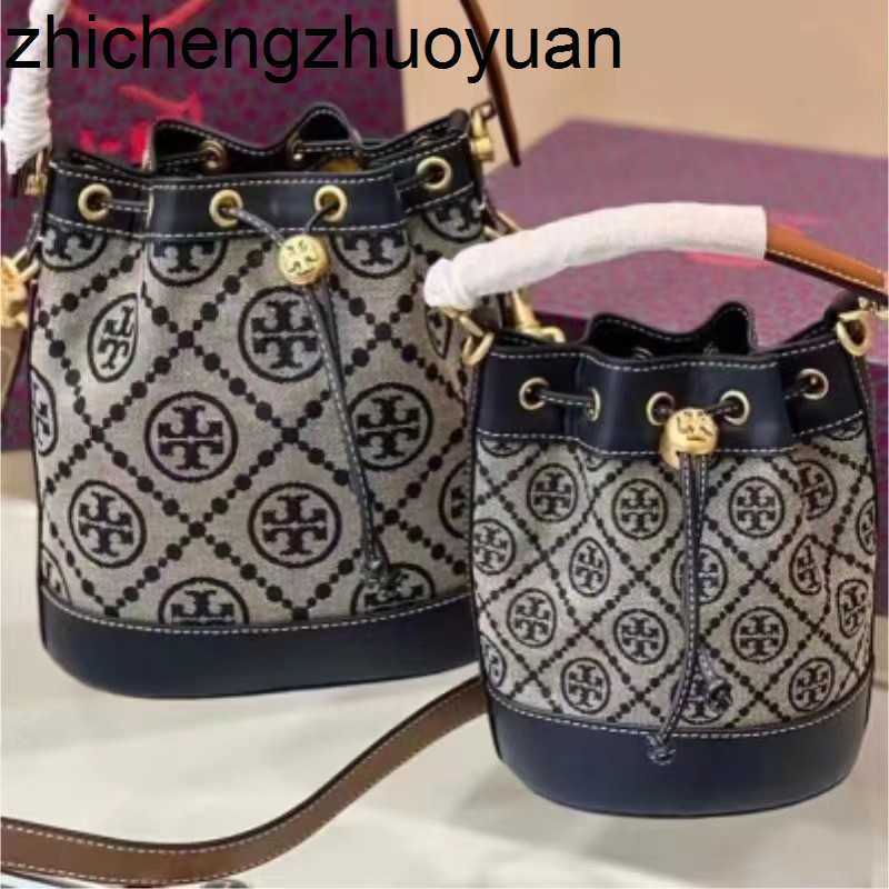 New designer bag women's 23ss jacquard canvas bucket Tote bag classic vintage cross body fashion handbag, Blue4
New designer bag women's 23ss jacquard canvas bucket Tote bag classic vintage cross body fashion handbag, Blue4