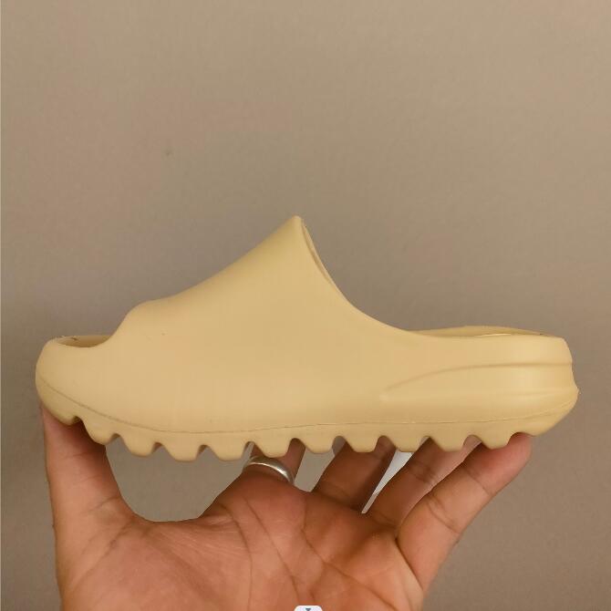 2023 Toddler Slipper Stone Sage Vermilion Moon Grey Cream Clay kids boys Slides Grey Onyx Sport Shoe Trainner Sneakers store US11C-US3Y
2023 Toddler Slipper Stone Sage Vermilion Moon Grey Cream Clay kids boys Slides Grey Onyx Sport Shoe Trainner Sneakers store US11C-US3Y