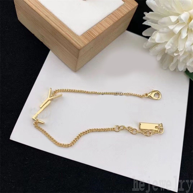 Romantic jewelry luxury designer bracelet men Y letters pattern tag adjustable buckle convinient rose golden silver color plated gold luxury
Romantic jewelry luxury designer bracelet men Y letters pattern tag adjustable buckle convinient rose golden silver color plated gold luxury