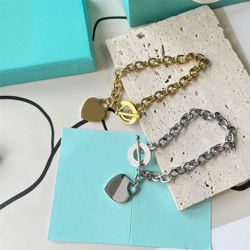 Classical luxury charms tiff Love Braceletes Designer for Women heart tag gold plated pin buckle rose golden letters mens luxuries jewelry
Classical luxury charms tiff Love Braceletes Designer for Women heart tag gold plated pin buckle rose golden letters mens luxuries jewelry