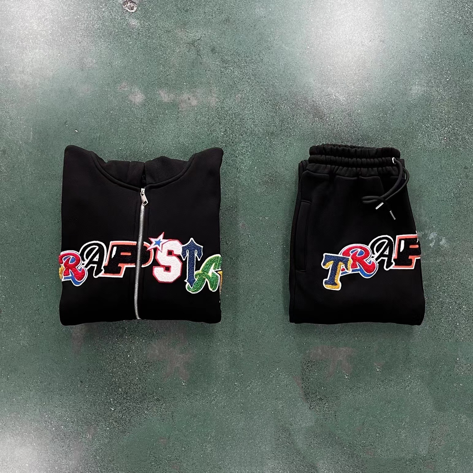 Tracksuit Hoodies Men Women Fashion Trapstar Colorful Letter Embroidery Pullovers Fleece Casual Hoodie Set Hooded Sweatshirts, Black
Tracksuit Hoodies Men Women Fashion Trapstar Colorful Letter Embroidery Pullovers Fleece Casual Hoodie Set Hooded Sweatshirts, Black