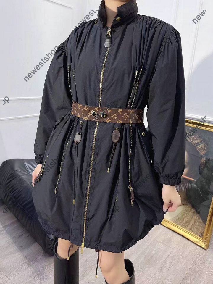 2023 Autumn Women' Trench Coats Designer overcoat Womens Jacket classical old flower Print Windbreaker Hooded jackets lady Black white Long Trench Coats
2023 Autumn Women' Trench Coats Designer overcoat Womens Jacket classical old flower Print Windbreaker Hooded jackets lady Black white Long Trench Coats