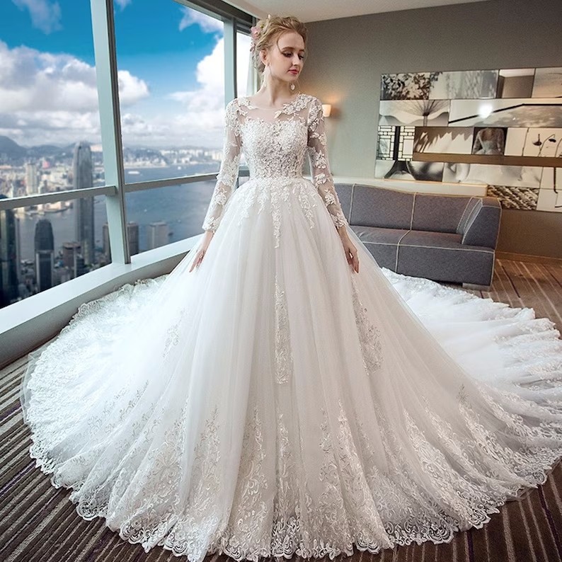 Beautiful Dress Mariage O-Neck Lace Up Back Appliques Beading Sequins Princess Ball Gown Wedding Dress With Chapel Train