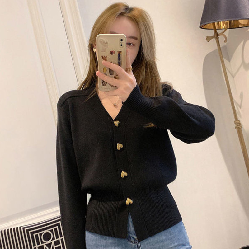 Women's Knits Tees Women Sweaters Knitted Cardigan Korean Fashion Cute Heart Buttons Chic Elegant Casual Slim Long Sleeve Sweater Tops 230302