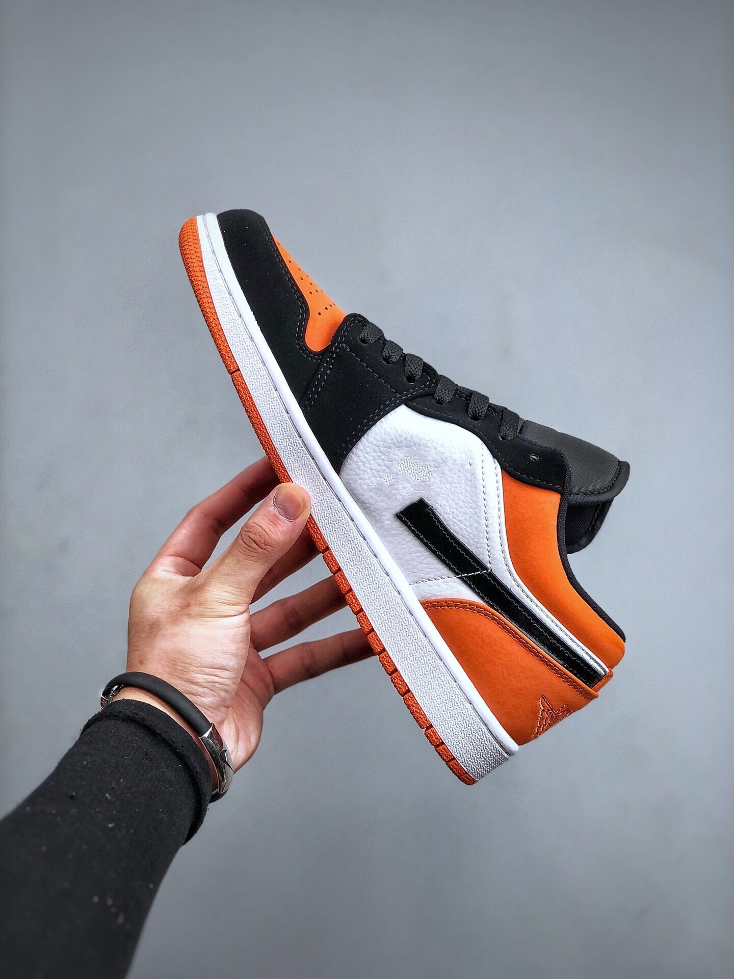 top quality Casual Shoes 2023 Brand Name Sportswear Basketball Jumpman 1 1s Low Shattered Backboard Girls Boys Designer Sneakers Outdoor Road Racing Boxes Ship Out
top quality Casual Shoes 2023 Brand Name Sportswear Basketball Jumpman 1 1s Low Shattered Backboard Girls Boys Designer Sneakers Outdoor Road Racing Boxes Ship Out