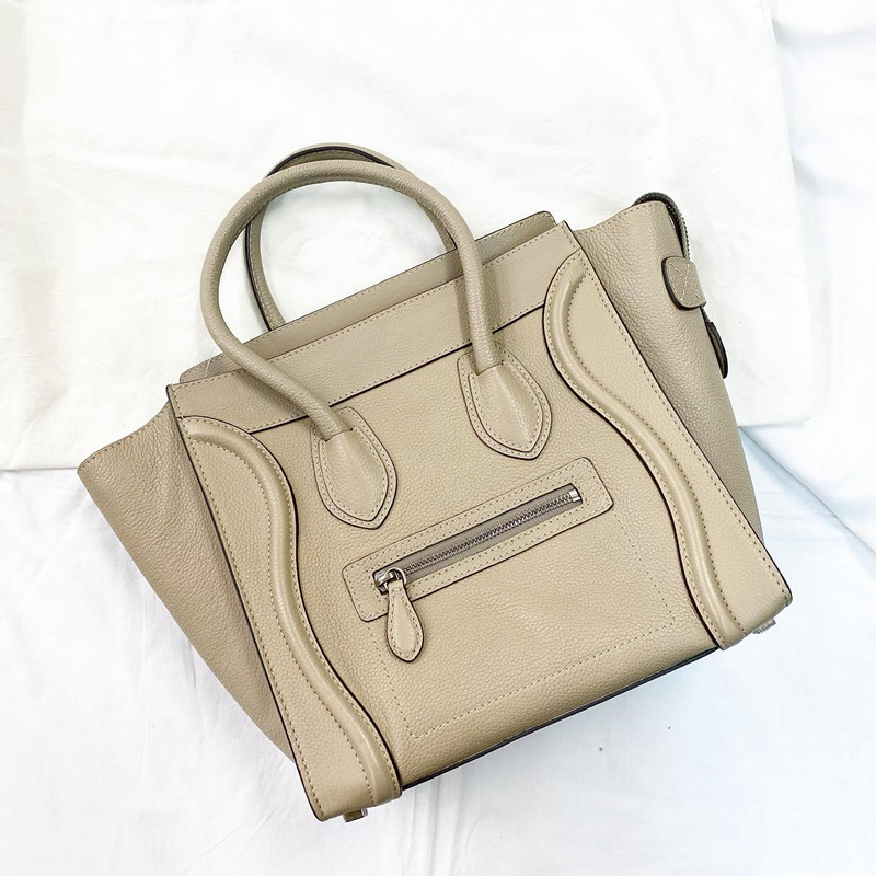 The tote celins LUGGAGE Designer bag 2 size top quality Luxurys smile face wallet womens man purse famous Genuine leather Shoulder CrossBody fashion clutch bags, Blue
The tote celins LUGGAGE Designer bag 2 size top quality Luxurys smile face wallet womens man purse famous Genuine leather Shoulder CrossBody fashion clutch bags, Blue