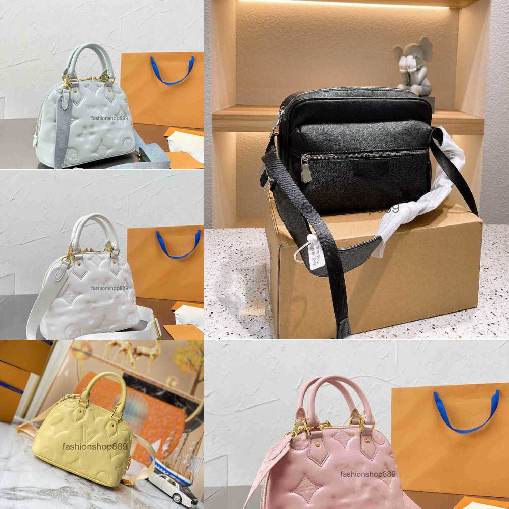 Bags Shoulder Designer Couin Chain Crossbody Bag Puffed Leather Ladies Purse Women Handbag Portable Pochette Clutch Wash top quality Mini tote
Bags Shoulder Designer Couin Chain Crossbody Bag Puffed Leather Ladies Purse Women Handbag Portable Pochette Clutch Wash top quality Mini tote