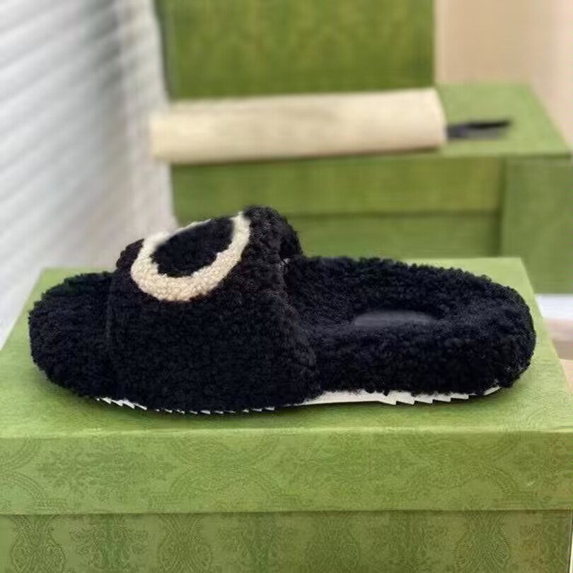 winter Men slipper fashion Lazy black white letter women designer shoes sexy platform Lady Cartoon Plush slippers 100% keep warm wool flops size 36-42-45 With box
winter Men slipper fashion Lazy black white letter women designer shoes sexy platform Lady Cartoon Plush slippers 100% keep warm wool flops size 36-42-45 With box