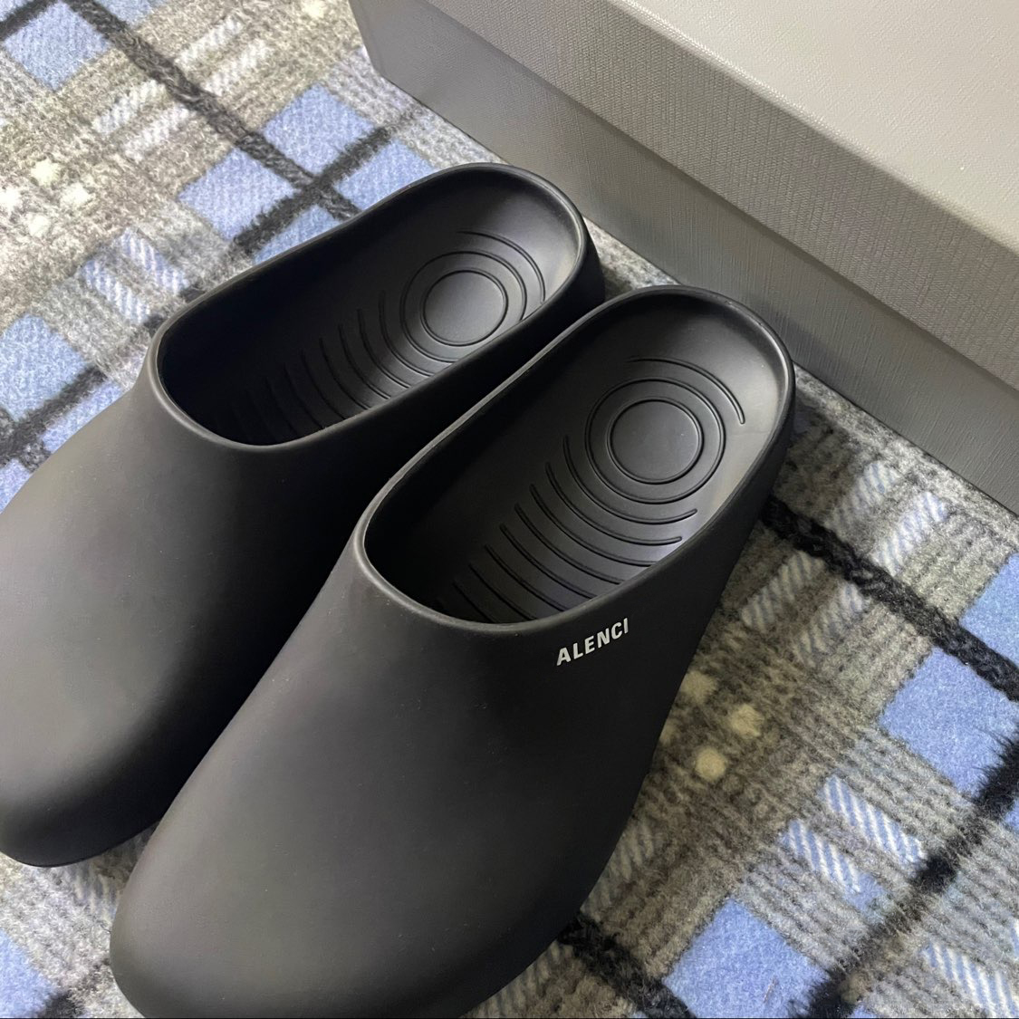 2023 Designer Slippers Men's Mule Slide dark green rubber Tone-on-tone insole Sandals Black Casual Party Shoes Man BB Outdoor Slides 40-45
2023 Designer Slippers Men's Mule Slide dark green rubber Tone-on-tone insole Sandals Black Casual Party Shoes Man BB Outdoor Slides 40-45