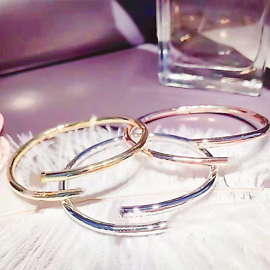 18K Gold Nail Bracelet bangle bracelets for women bracelet gold diamond tennis bracelet raducanu tennis Fashion Unisex Couple Cuff initial bracelet Love Bracelet
18K Gold Nail Bracelet bangle bracelets for women bracelet gold diamond tennis bracelet raducanu tennis Fashion Unisex Couple Cuff initial bracelet Love Bracelet