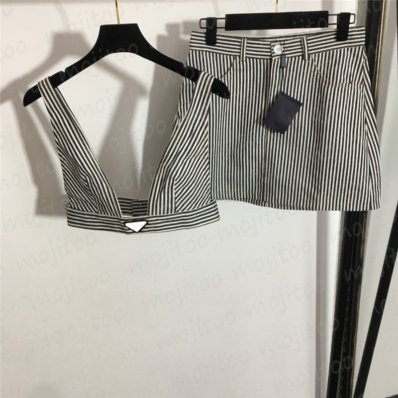 Letter Badge Sling T Shirts Tops Denim Dress Sets For Women Stripe Suspender Underwear High Waist Short Skirt Suits, Gray
Letter Badge Sling T Shirts Tops Denim Dress Sets For Women Stripe Suspender Underwear High Waist Short Skirt Suits, Gray