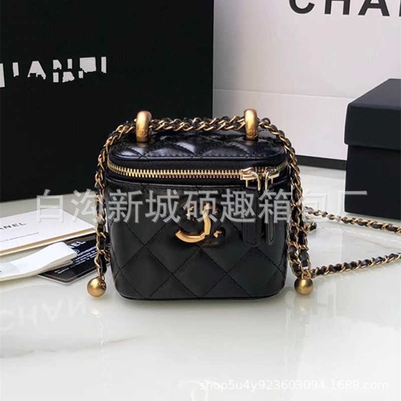 Designer Channel Cc Women Chanei Bag Designer Bag New Small Fragrant Wind Double Golden Ball Mini Box Bag Woman Rhombus Chain Single Shoulder Red, Black5
Designer Channel Cc Women Chanei Bag Designer Bag New Small Fragrant Wind Double Golden Ball Mini Box Bag Woman Rhombus Chain Single Shoulder Red, Black5