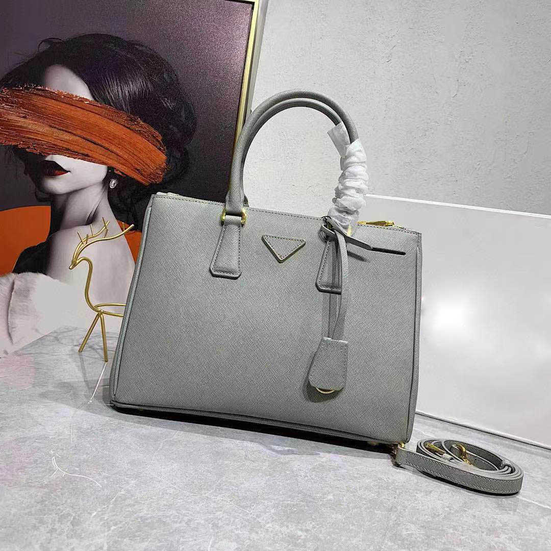 Crossbody Handbags Women Fashion Designer Bag Leather Shoulder Bags nylon bucket bag Wallet Casual Purse Party Straw woven Woody Tote Men's, 30
Crossbody Handbags Women Fashion Designer Bag Leather Shoulder Bags nylon bucket bag Wallet Casual Purse Party Straw woven Woody Tote Men's, 30