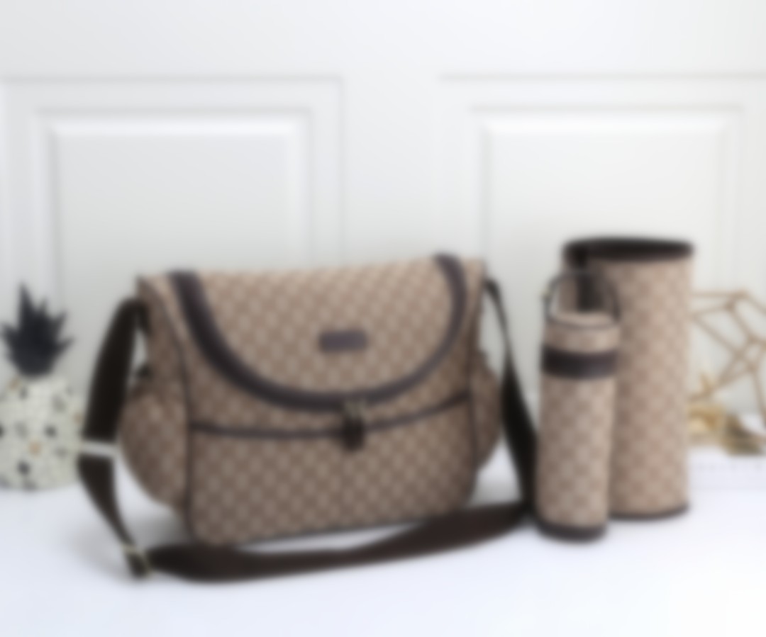 Designer Kids Diape Bags Waterproof Mummy Diapers bag Luxury Letter Multi-function Zipper Hasp Polyester large capacity mother Shoulder Bag A8792, 20
Designer Kids Diape Bags Waterproof Mummy Diapers bag Luxury Letter Multi-function Zipper Hasp Polyester large capacity mother Shoulder Bag A8792, 20