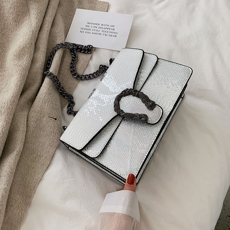 Factory sales women handbag snake chain bag color contrast leather messenger handbags fashion snakes leathers shoulder bags
Factory sales women handbag snake chain bag color contrast leather messenger handbags fashion snakes leathers shoulder bags