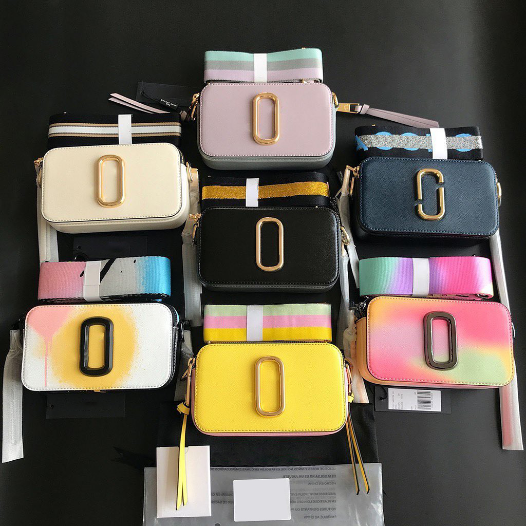 The tote marc jocobs camera bag womens man designer anime graffiti luxury wallets purse messenger envelope crossbody handbag Detachable shoulder strap hand bags
The tote marc jocobs camera bag womens man designer anime graffiti luxury wallets purse messenger envelope crossbody handbag Detachable shoulder strap hand bags