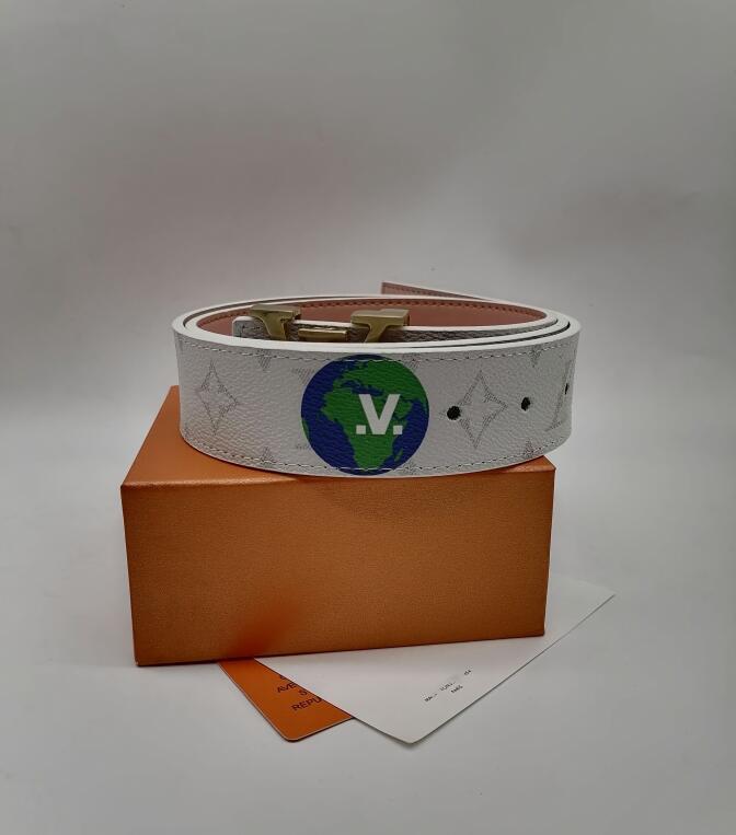 Fashion buckle genuine leather belt Width 40mm 3 Styles Highly Quality with Box designer men women mens belts AAA608, Have box
Fashion buckle genuine leather belt Width 40mm 3 Styles Highly Quality with Box designer men women mens belts AAA608, Have box