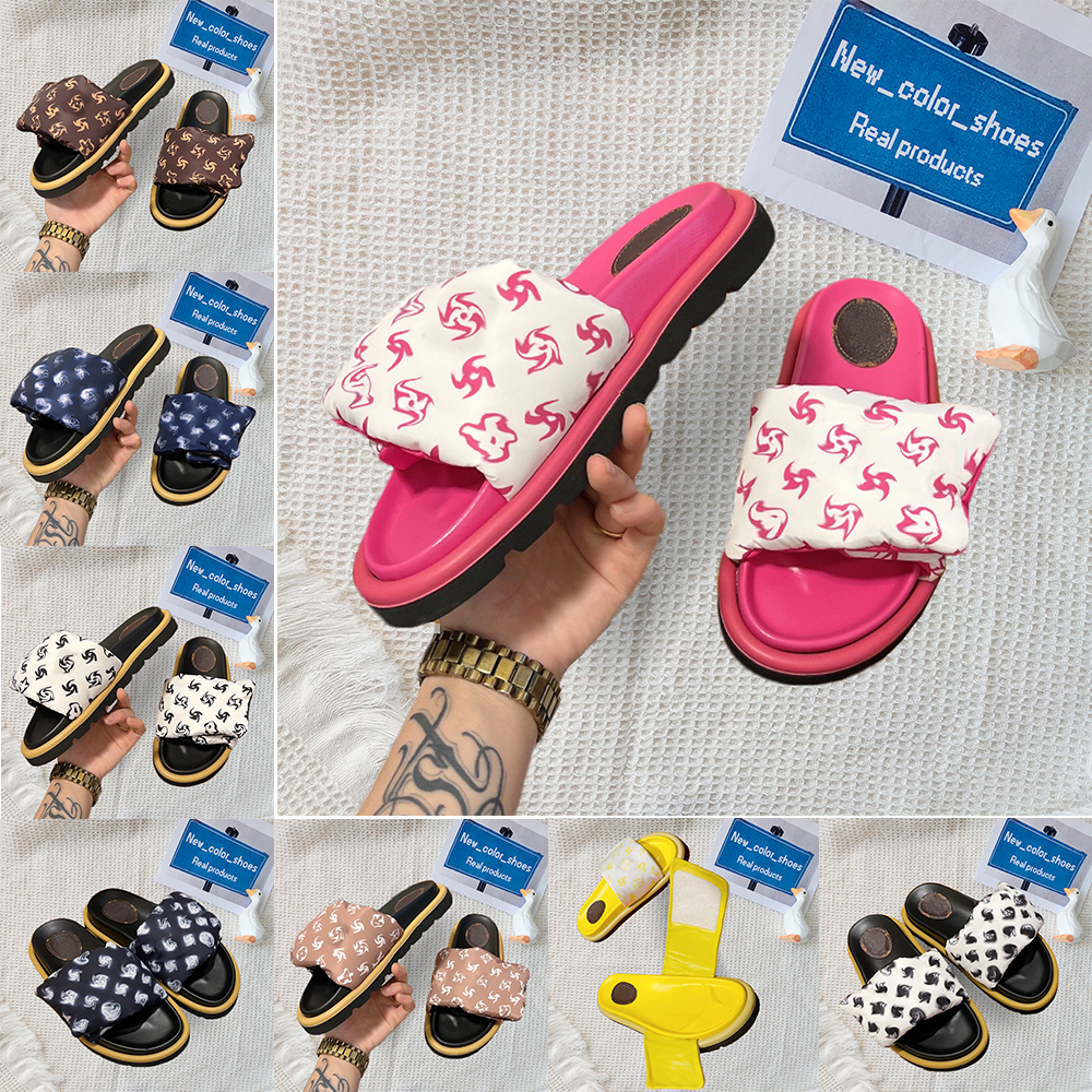 Luxury Slipper Pool Pillow Comfort Embossed Mules Designer Sandal Men Women Shoes Copper Deep Blue Triple Black Pink Summer Sandals Beach Womens Slides 2023
Luxury Slipper Pool Pillow Comfort Embossed Mules Designer Sandal Men Women Shoes Copper Deep Blue Triple Black Pink Summer Sandals Beach Womens Slides 2023