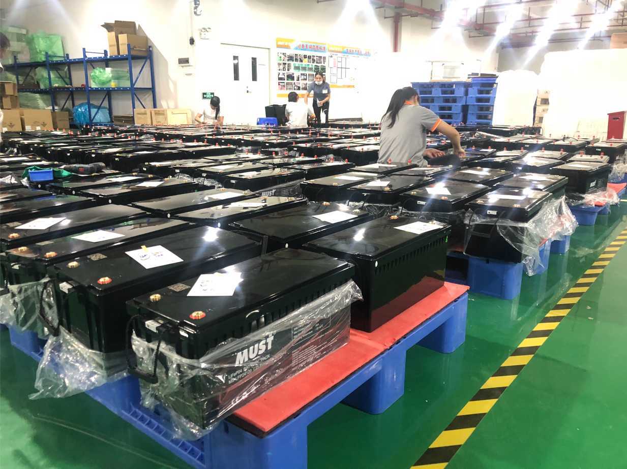 MUST EU Stock Ukraine CATL BYD Home 5kwh 10kwh 15kw Lithium-ion Rack 51.2v 200ah 300ah 24v 12v 100ah 48v Lifepo4 Battery 100ah