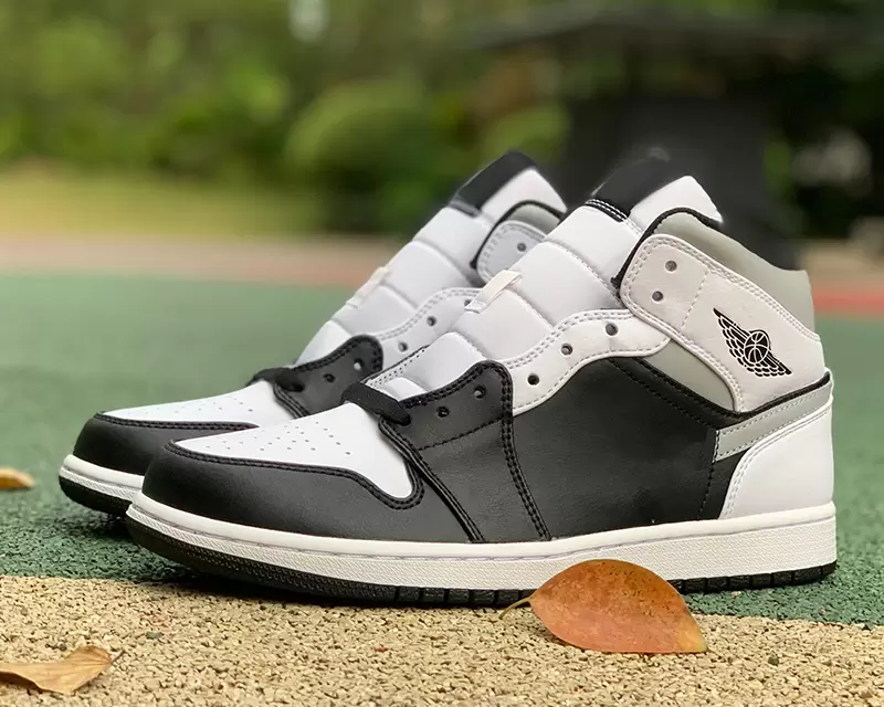 2023 Jumpman 1 Mid White Shadow 1s Basketball Shoes Sports Outdoor Sneakers Whit Box, Black white