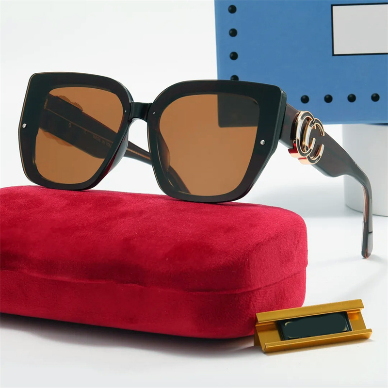 luxury 2023 Brand Sunglasses women shady rays sunglasses men designer Good Quality Fashion metal Oversized sun glasses vintage female male UV400 with case
luxury 2023 Brand Sunglasses women shady rays sunglasses men designer Good Quality Fashion metal Oversized sun glasses vintage female male UV400 with case
