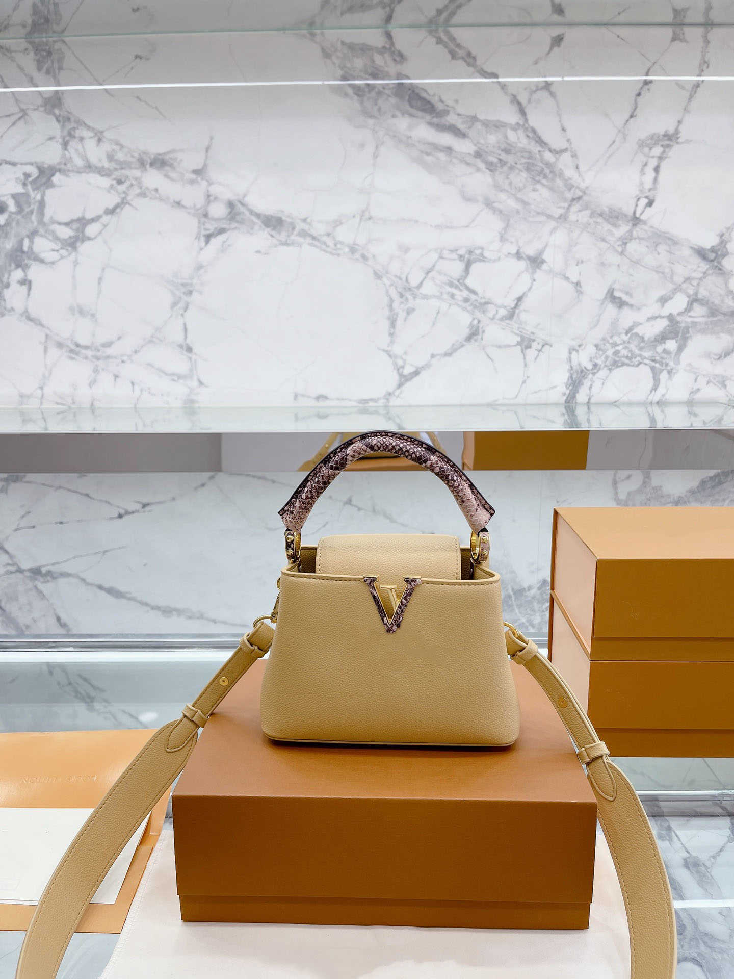 23s Bags Shoulder Designer with Letters Old Flower Women's Totes Handbag CrossBody Cosmetic Bag Phone Wallets Purses Brown Luxury top quality Leather chain bag
23s Bags Shoulder Designer with Letters Old Flower Women's Totes Handbag CrossBody Cosmetic Bag Phone Wallets Purses Brown Luxury top quality Leather chain bag