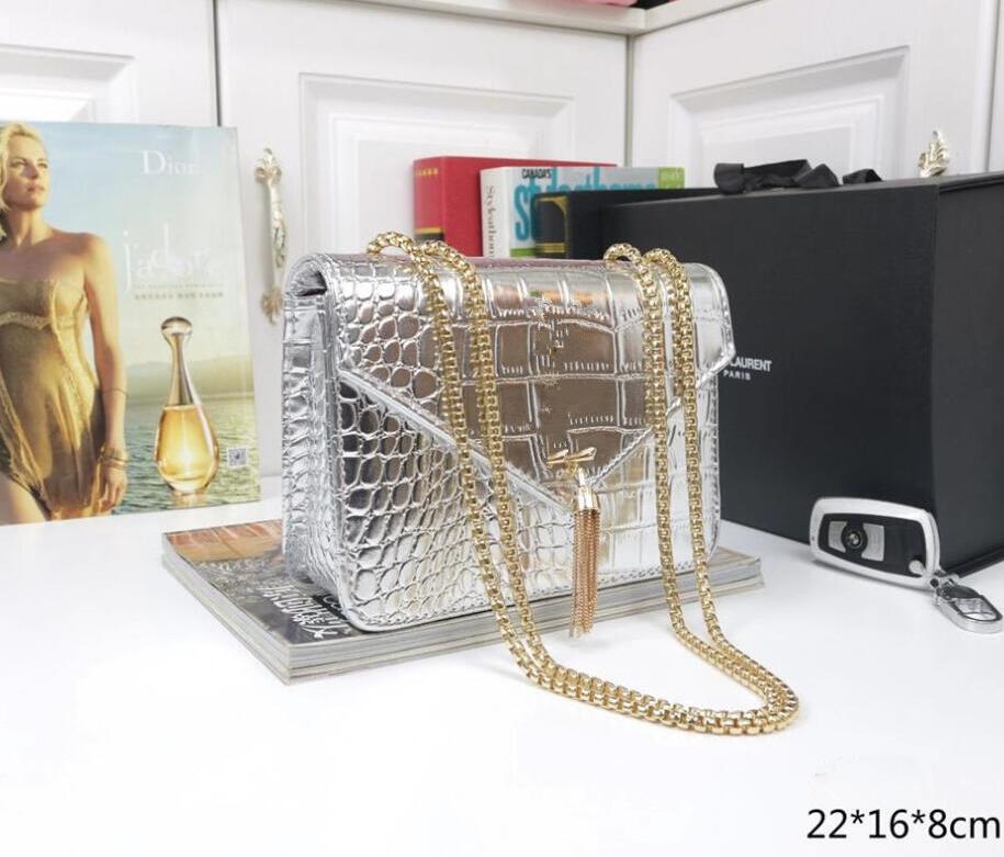 Fashion Handbags Shoulder Luxurys Designer Bags metal chain gold silver women Handbag Genuine Leather bag Flip cover diagonal Messenger Crossbody Handbag Purse, Customize
Fashion Handbags Shoulder Luxurys Designer Bags metal chain gold silver women Handbag Genuine Leather bag Flip cover diagonal Messenger Crossbody Handbag Purse, Customize